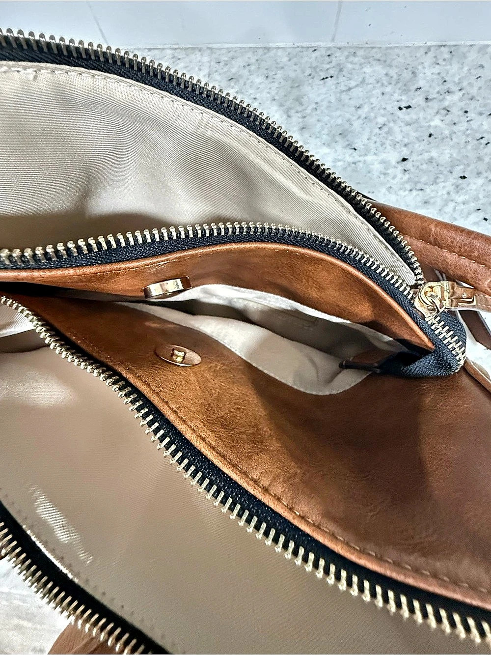 Danbury Mint by Jose Hess Leather Shoulder Bag - Picture 9 of 10